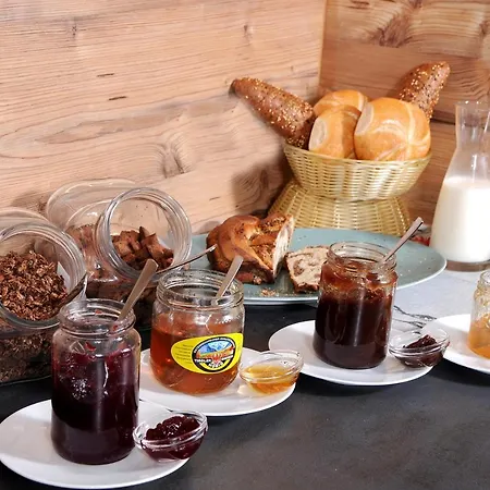 Freihaushof * מאיירהופן