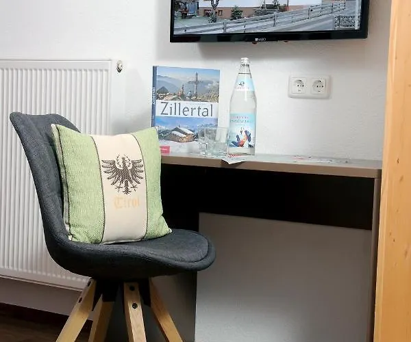 Freihaushof * מאיירהופן